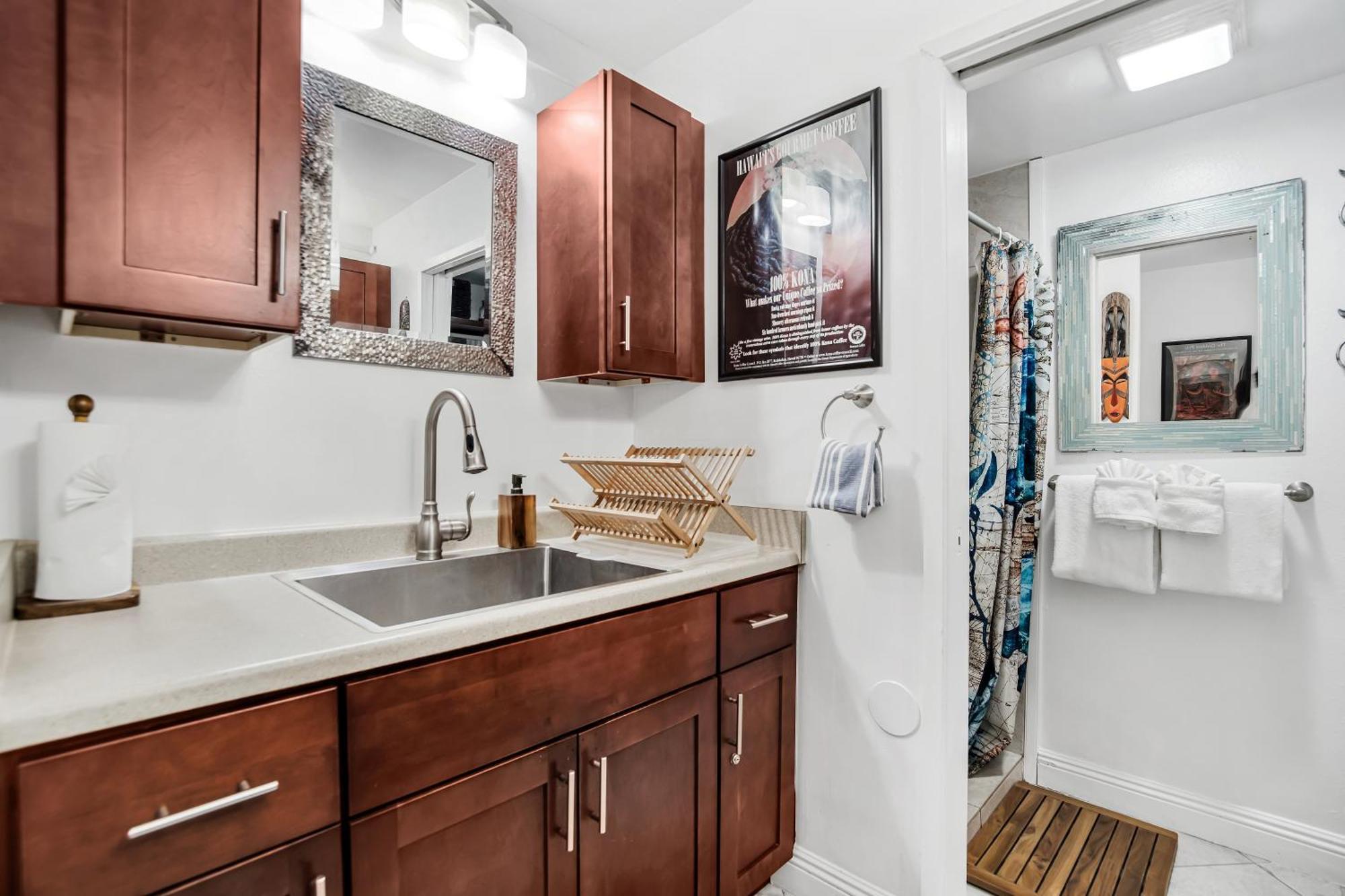 Downtown Hawaiian Paradise Condo With Hot Tub, Pool & Beach - Kona Islander Inn Kailua-Kona Exterior foto
